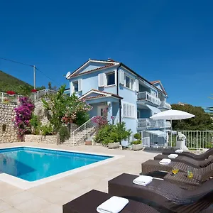 https://villa-bella-vista-apartments.in-istria.net